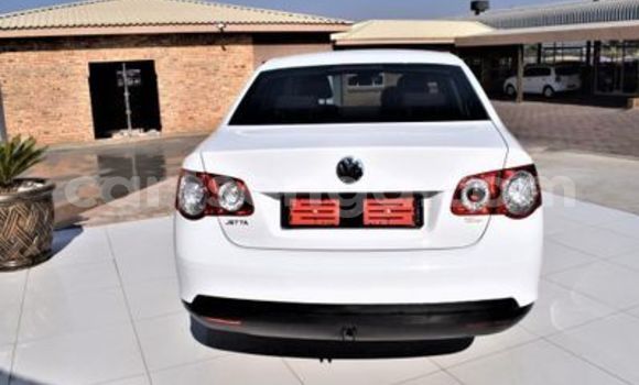 Nunua Ilio tumika Volkswagen Jetta White Gari ndani ya Ezulwini nchini Hhohho Nunua Ilio tumika Volkswagen Jetta White Gari ndani ya Ezulwini nchini Hhohho