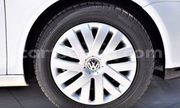 Nunua Ilio tumika Volkswagen Jetta White Gari ndani ya Ezulwini nchini Hhohho Nunua Ilio tumika Volkswagen Jetta White Gari ndani ya Ezulwini nchini Hhohho