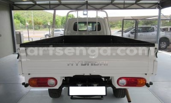 Nunua Ilio tumika Hyundai H200 White Gari ndani ya Ezulwini nchini Hhohho Nunua Ilio tumika Hyundai H200 White Gari ndani ya Ezulwini nchini Hhohho