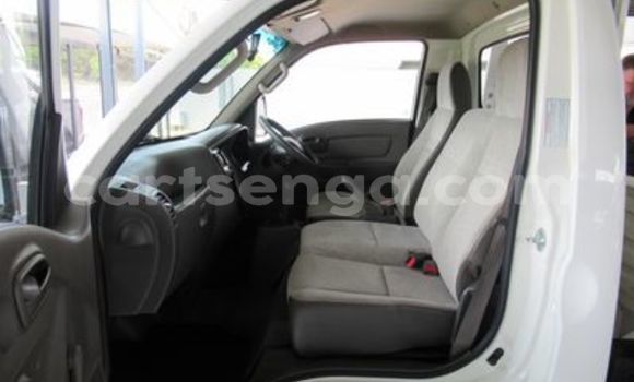 Nunua Ilio tumika Hyundai H200 White Gari ndani ya Ezulwini nchini Hhohho Nunua Ilio tumika Hyundai H200 White Gari ndani ya Ezulwini nchini Hhohho