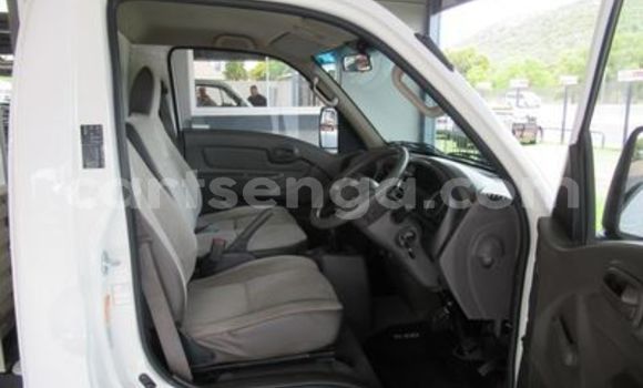 Nunua Ilio tumika Hyundai H200 White Gari ndani ya Ezulwini nchini Hhohho Nunua Ilio tumika Hyundai H200 White Gari ndani ya Ezulwini nchini Hhohho