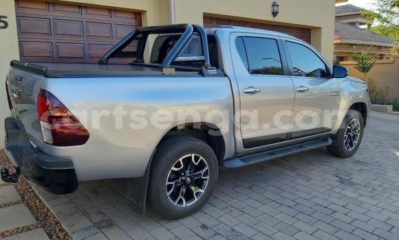 Nunua Ilio tumika Toyota Hilux Silver Gari ndani ya Manzini nchini Manzini Nunua Ilio tumika Toyota Hilux Silver Gari ndani ya Manzini nchini Manzini