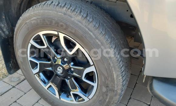 Nunua Ilio tumika Toyota Hilux Silver Gari ndani ya Manzini nchini Manzini Nunua Ilio tumika Toyota Hilux Silver Gari ndani ya Manzini nchini Manzini