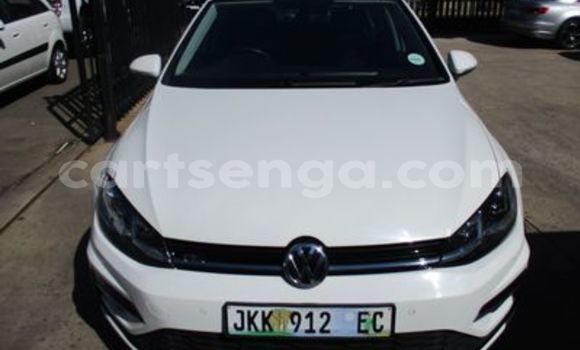 Nunua Ilio tumika Volkswagen Golf Silver Gari ndani ya Manzini nchini Manzini