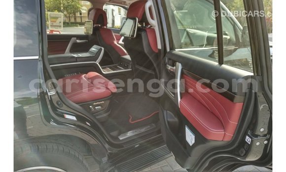Nunua Imported Toyota Land Cruiser Black Gari ndani ya Import - Dubai nchini Hhohho Nunua Imported Toyota Land Cruiser Black Gari ndani ya Import - Dubai nchini Hhohho