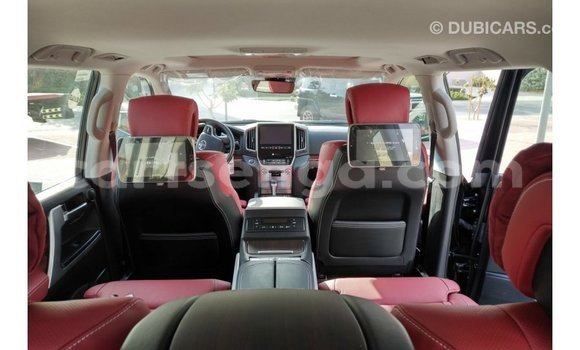 Nunua Imported Toyota Land Cruiser Black Gari ndani ya Import - Dubai nchini Hhohho Nunua Imported Toyota Land Cruiser Black Gari ndani ya Import - Dubai nchini Hhohho