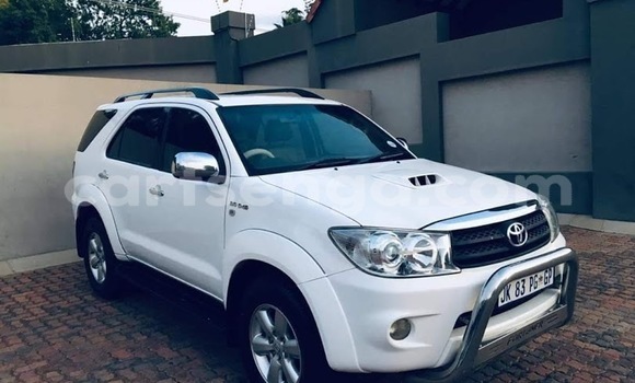 Buy Used Toyota Fortuner White Car in Mbabane in Manzini Buy Used Toyota Fortuner White Car in Mbabane in Manzini