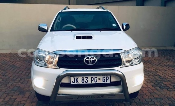 Buy Used Toyota Fortuner White Car in Mbabane in Manzini Buy Used Toyota Fortuner White Car in Mbabane in Manzini