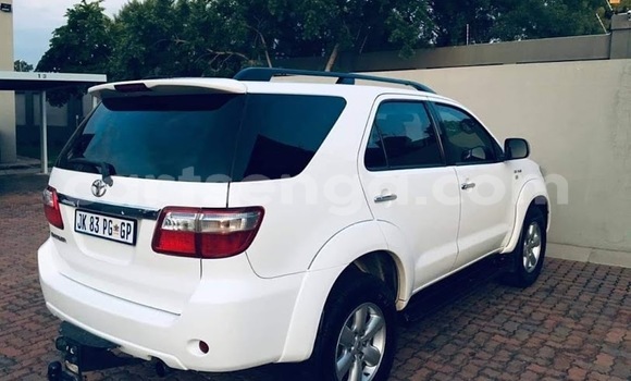 Buy Used Toyota Fortuner White Car in Mbabane in Manzini Buy Used Toyota Fortuner White Car in Mbabane in Manzini