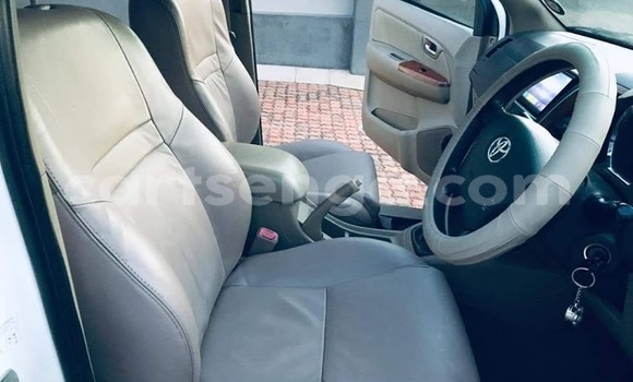 Buy Used Toyota Fortuner White Car in Mbabane in Manzini Buy Used Toyota Fortuner White Car in Mbabane in Manzini