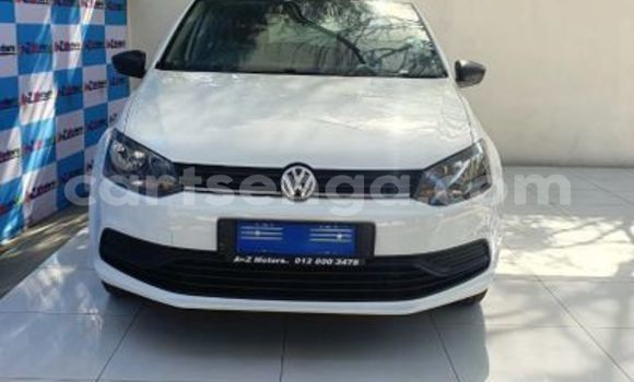 Nunua Ilio tumika Volkswagen Polo White Gari ndani ya Ezulwini nchini Hhohho