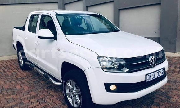 Buy Used Volkswagen Amarok White Car in Mbabane in Manzini Buy Used Volkswagen Amarok White Car in Mbabane in Manzini