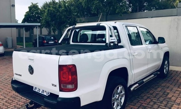 Buy Used Volkswagen Amarok White Car in Mbabane in Manzini Buy Used Volkswagen Amarok White Car in Mbabane in Manzini