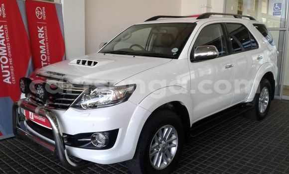 Buy Used Toyota Fortuner White Car in Bhunya in Manzini Buy Used Toyota Fortuner White Car in Bhunya in Manzini