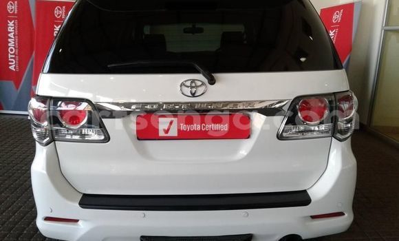 Buy Used Toyota Fortuner White Car in Bhunya in Manzini Buy Used Toyota Fortuner White Car in Bhunya in Manzini