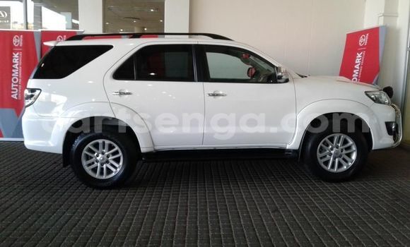 Buy Used Toyota Fortuner White Car in Bhunya in Manzini Buy Used Toyota Fortuner White Car in Bhunya in Manzini