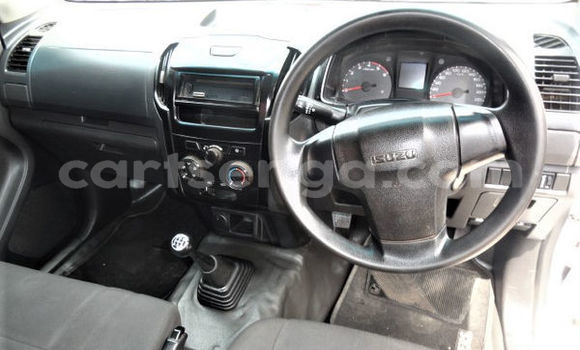 Acheter Occasion Voiture Isuzu KB Blanc à Bhunya, Manzini Acheter Occasion Voiture Isuzu KB Blanc à Bhunya, Manzini