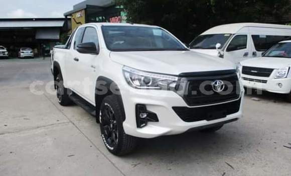 Buy Used Toyota Hilux Surf White Car in Manzini in Manzini Buy Used Toyota Hilux Surf White Car in Manzini in Manzini