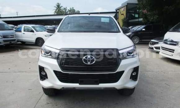 Buy Used Toyota Hilux Surf White Car in Manzini in Manzini Buy Used Toyota Hilux Surf White Car in Manzini in Manzini