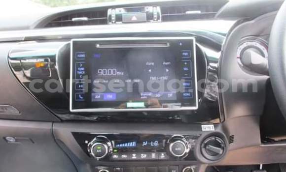 Buy Used Toyota Hilux Surf White Car in Manzini in Manzini Buy Used Toyota Hilux Surf White Car in Manzini in Manzini