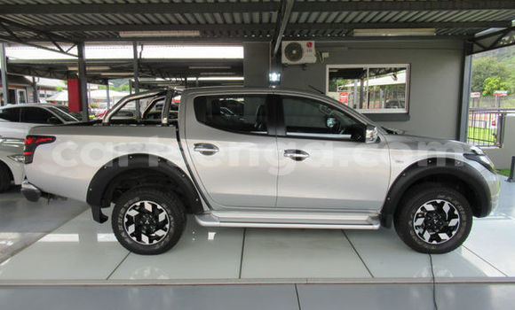 Nunua Ilio tumika Mitsubishi Triton Silver Gari ndani ya Bhunya nchini Manzini Nunua Ilio tumika Mitsubishi Triton Silver Gari ndani ya Bhunya nchini Manzini