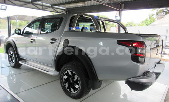 Buy Used Mitsubishi Triton Silver Car in Bhunya in Manzini Buy Used Mitsubishi Triton Silver Car in Bhunya in Manzini