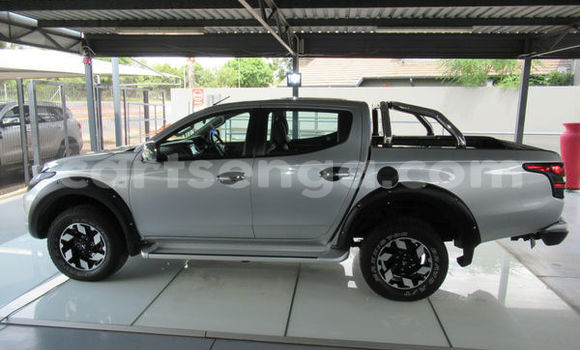 Buy Used Mitsubishi Triton Silver Car in Bhunya in Manzini Buy Used Mitsubishi Triton Silver Car in Bhunya in Manzini
