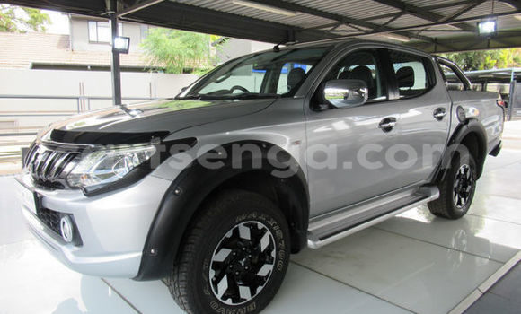 Buy Used Mitsubishi Triton Silver Car in Bhunya in Manzini Buy Used Mitsubishi Triton Silver Car in Bhunya in Manzini