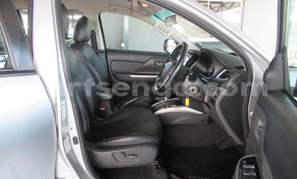 Buy Used Mitsubishi Triton Silver Car in Bhunya in Manzini Buy Used Mitsubishi Triton Silver Car in Bhunya in Manzini