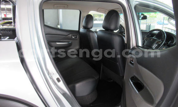 Buy Used Mitsubishi Triton Silver Car in Bhunya in Manzini Buy Used Mitsubishi Triton Silver Car in Bhunya in Manzini