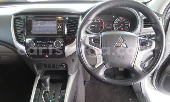 Buy Used Mitsubishi Triton Silver Car in Bhunya in Manzini Buy Used Mitsubishi Triton Silver Car in Bhunya in Manzini