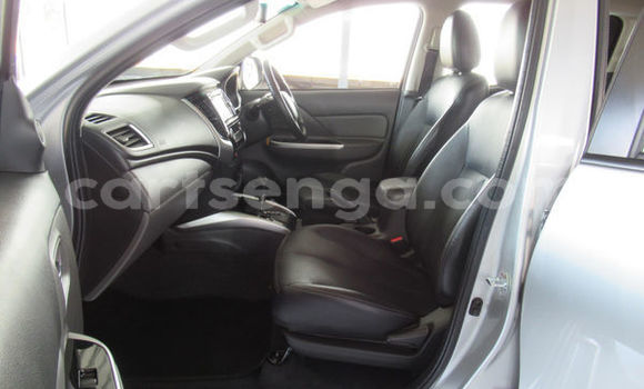 Buy Used Mitsubishi Triton Silver Car in Bhunya in Manzini Buy Used Mitsubishi Triton Silver Car in Bhunya in Manzini