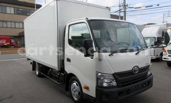 Acheter Occasion Voiture Toyota Dyna Blanc à Big Bend, Lubombo Acheter Occasion Voiture Toyota Dyna Blanc à Big Bend, Lubombo