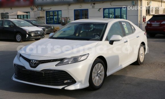 Acheter Import Voiture Toyota Camry Blanc à Import - Dubai, Hhohho Acheter Import Voiture Toyota Camry Blanc à Import - Dubai, Hhohho