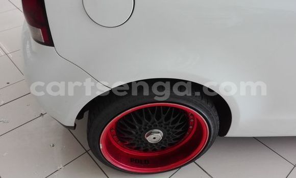 Nunua Ilio tumika Volkswagen Polo White Gari ndani ya Hlatikulu nchini Wilaya ya Shiselweni Nunua Ilio tumika Volkswagen Polo White Gari ndani ya Hlatikulu nchini Wilaya ya Shiselweni