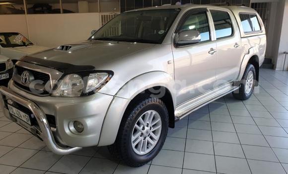 Nunua Ilio tumika Toyota Hilux Silver Gari ndani ya Ezulwini nchini Hhohho