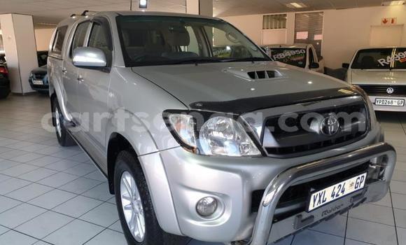 Buy Used Toyota Hilux Silver Car in Ezulwini in Hhohho Buy Used Toyota Hilux Silver Car in Ezulwini in Hhohho