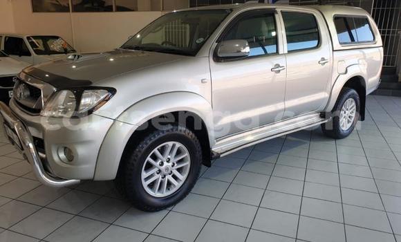 Buy Used Toyota Hilux Silver Car in Ezulwini in Hhohho Buy Used Toyota Hilux Silver Car in Ezulwini in Hhohho