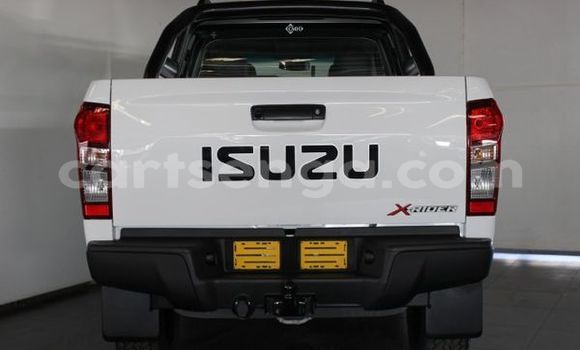 Buy Used Isuzu D–MAX White Car in Bhunya in Manzini Buy Used Isuzu D–MAX White Car in Bhunya in Manzini