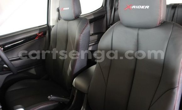 Buy Used Isuzu D–MAX White Car in Bhunya in Manzini Buy Used Isuzu D–MAX White Car in Bhunya in Manzini