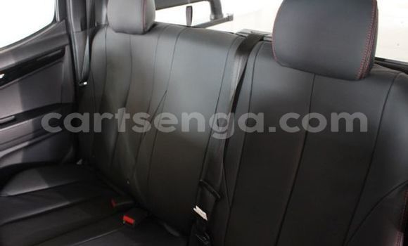 Buy Used Isuzu D–MAX White Car in Bhunya in Manzini Buy Used Isuzu D–MAX White Car in Bhunya in Manzini