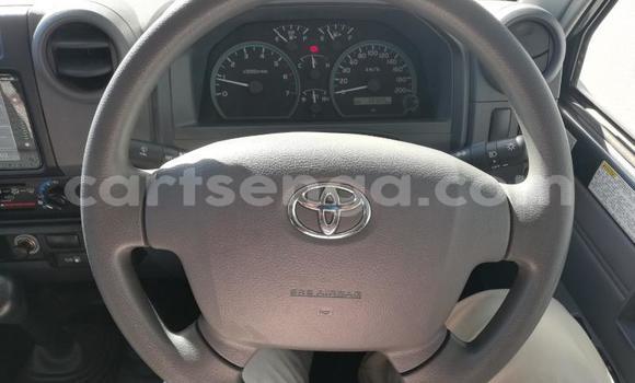 Nunua Ilio tumika Toyota Land Cruiser Brown Gari ndani ya Manzini nchini Manzini Nunua Ilio tumika Toyota Land Cruiser Brown Gari ndani ya Manzini nchini Manzini