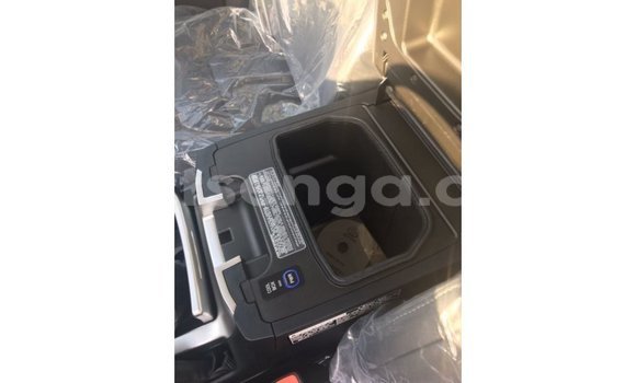 Acheter Import Voiture Toyota Land Cruiser Noir à Import - Dubai, Hhohho Acheter Import Voiture Toyota Land Cruiser Noir à Import - Dubai, Hhohho