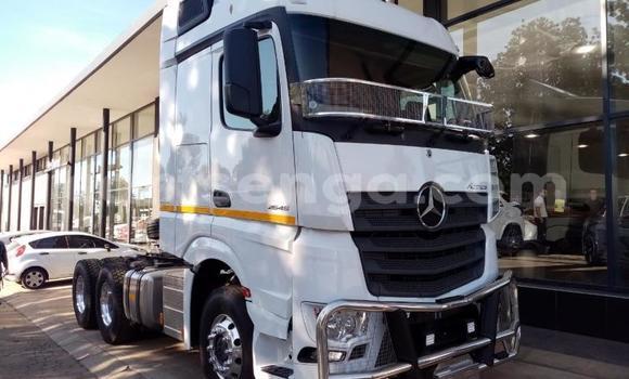 Buy Used Mercedes‒Benz Truck White Truck in Big Bend in Lubombo Buy Used Mercedes‒Benz Truck White Truck in Big Bend in Lubombo