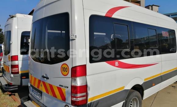 Acheter Occasion Voiture Mercedes‒Benz Esprit Blanc à Manzini, Manzini Acheter Occasion Voiture Mercedes‒Benz Esprit Blanc à Manzini, Manzini