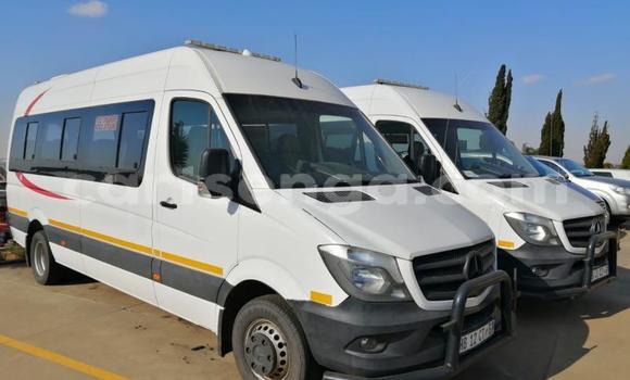 Acheter Occasion Voiture Mercedes‒Benz Esprit Blanc à Manzini, Manzini Acheter Occasion Voiture Mercedes‒Benz Esprit Blanc à Manzini, Manzini