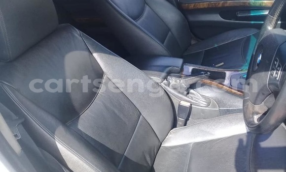 Nunua Ilio tumika BMW 3–Series White Gari ndani ya Manzini nchini Manzini Nunua Ilio tumika BMW 3–Series White Gari ndani ya Manzini nchini Manzini