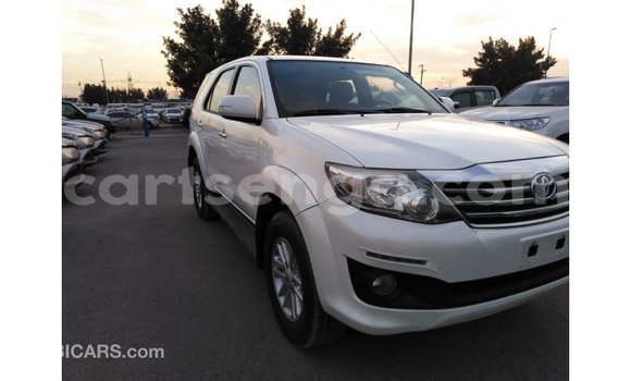 Buy Import Toyota Fortuner White Car in Import - Dubai in Hhohho Buy Import Toyota Fortuner White Car in Import - Dubai in Hhohho