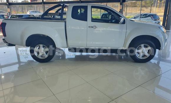 Acheter Occasion Voiture Isuzu KB Blanc à Manzini, Manzini Acheter Occasion Voiture Isuzu KB Blanc à Manzini, Manzini