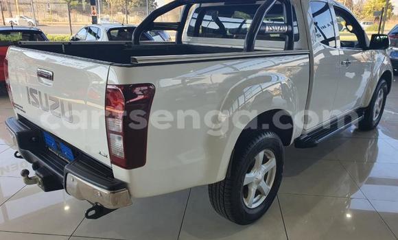 Acheter Occasion Voiture Isuzu KB Blanc à Manzini, Manzini Acheter Occasion Voiture Isuzu KB Blanc à Manzini, Manzini